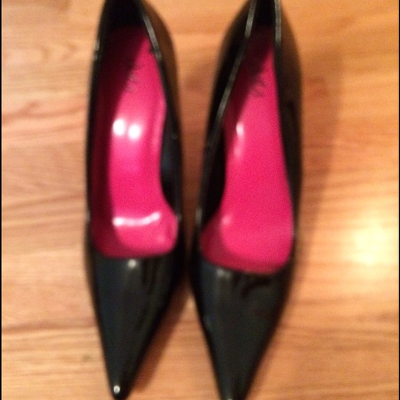 BUNDLE Black Dot & Silver RUE21 Pointy Pumps