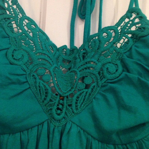 Green Halter Dress w/ Pretty Lace Detail-Sz S-NWT - Picture 3 of 9