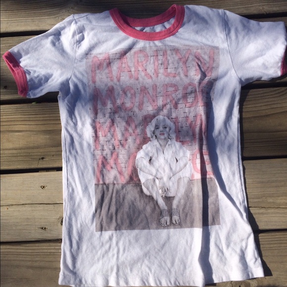 Marilyn Monroe shirt