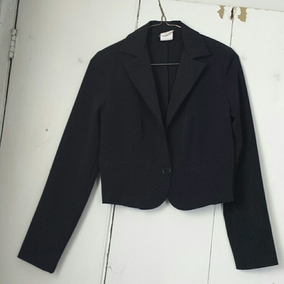 Shorter light black blazer