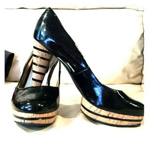 Michael kors black & tan pumps