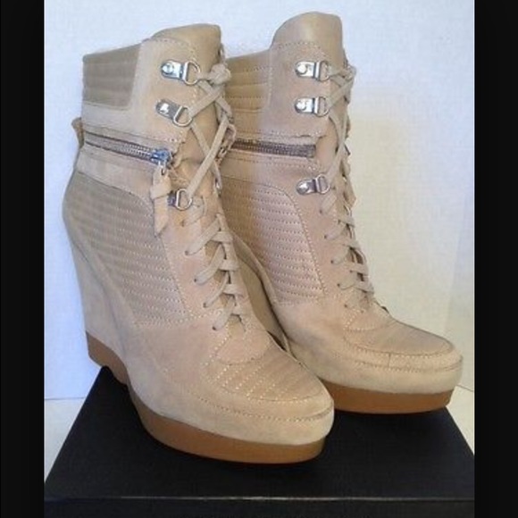 Wedge sneaker