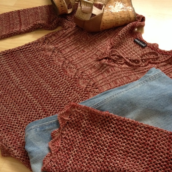 Wet Seal Tops - Cute Mauve Crocheted Top With Flare Sleeves