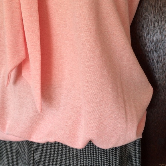 Beautiful peach pink top - Picture 2 of 2