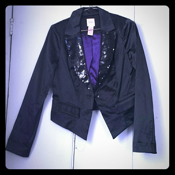 Black, pocketed going out blazer - Picture 1 of 4
