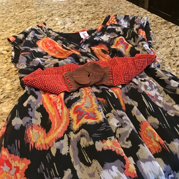 🆑🔥 BLACK DRESS WITH POPS OF ORANGE - Picture 3 of 4