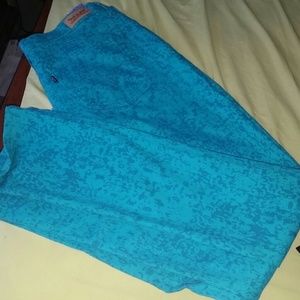 Levi Slim Straight Leg Jeans