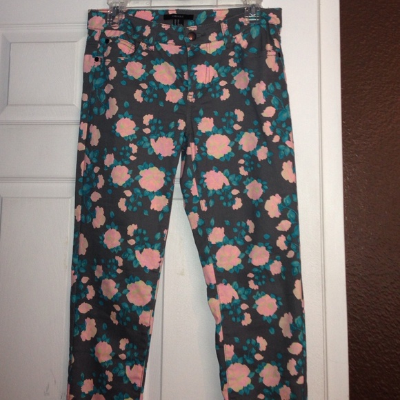 Grey, floral print pants