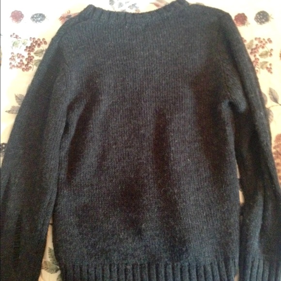 Distressed sweater - Picture 3 of 3
