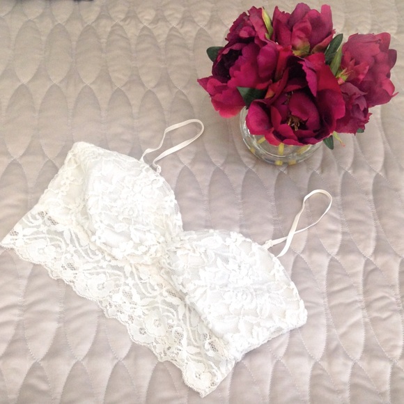 Tops - ️Lace Crop Top Ivory M