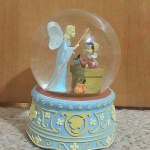 Pinocchio snow globe