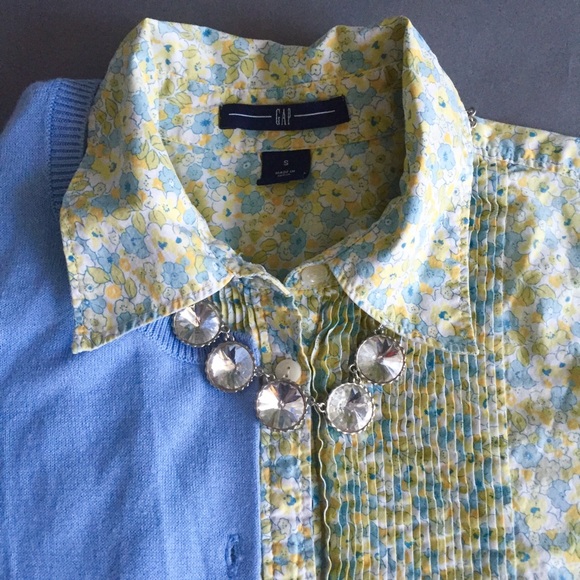 GAP Floral Button Up Shirt