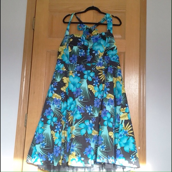 ON HOLD Floral RetroChic Sweetheart Halter Dress