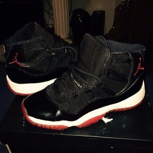Jordan Bred Retro 11's 6.5 Y