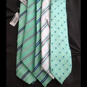 🚫SOLD🚫🆕 bundle of 4 ties!  Make an offer!