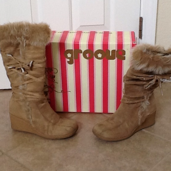 Boots tan with fur - Picture 2 of 2