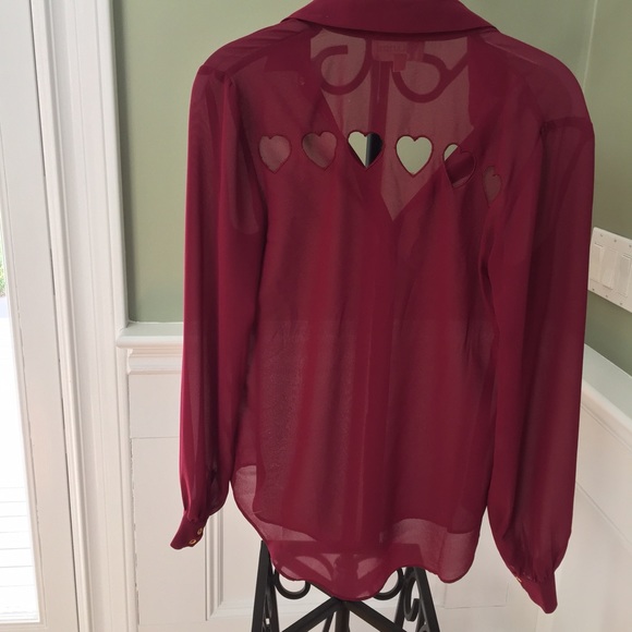 Tobi Tops - Tobi size Small wine blouse with heart cut out