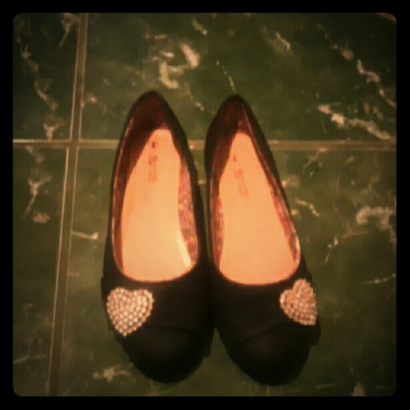 Pretty black flats