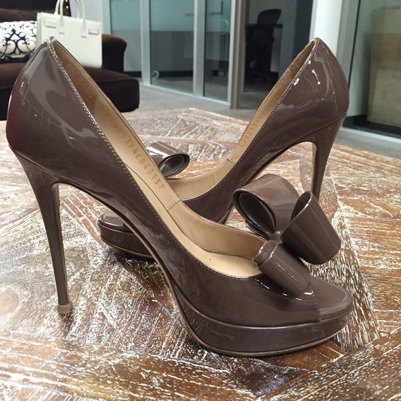 Valentino Shoes - 🎉HP 4/6🎉 Authentic Valentino Peep toe Bow Pumps
