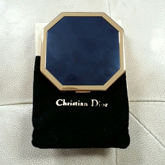 SOLD! Dior lip gloss with mirror compact - Picture 3 of 3
