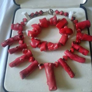Coral red necklace and bracelet