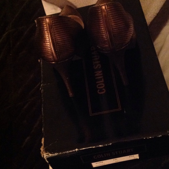 Great shoes...size 5, $40 - Picture 3 of 3