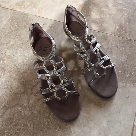 Lucky Brand sandals - Picture 1 of 4