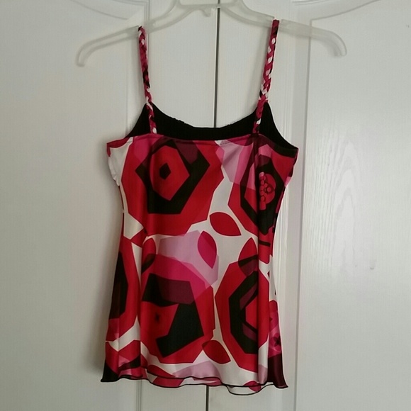 Hot looking tank top - Picture 2 of 2