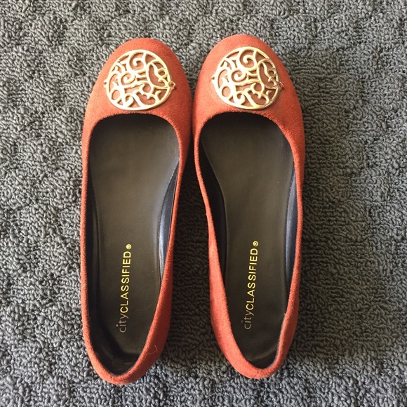 Casual Brown Faux Suede Medallion flats
