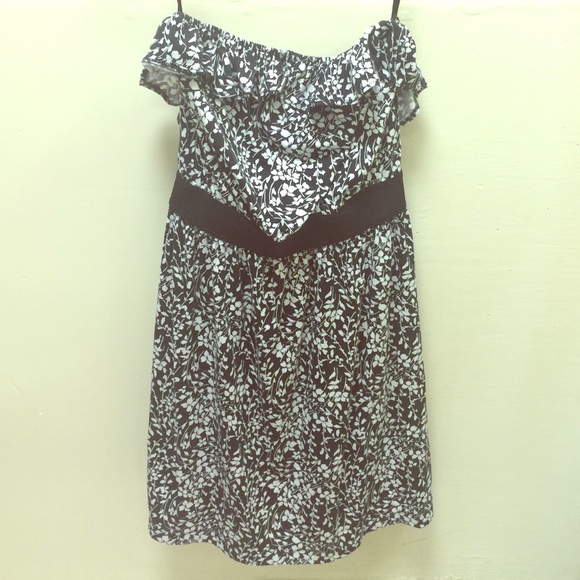Urban outfitters kimchi blue strapless dress