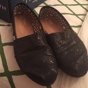 Sequined toms