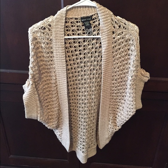 Loose knit batwing sweater/shawl