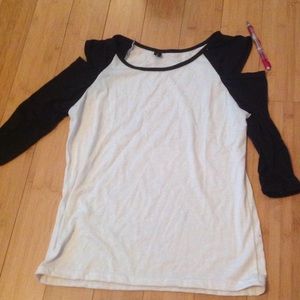 Open shoulder baseball tee