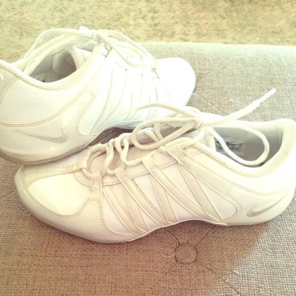 ✨Nike cheer shoes! ✨