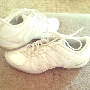 ✨Nike cheer shoes! ✨