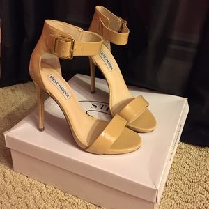 Steve Madden nude heels