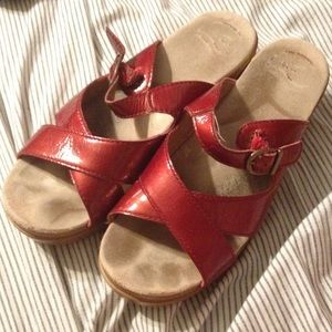 Dansko Women's Red Shoss