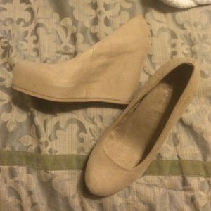 Aldo beige suede wedges