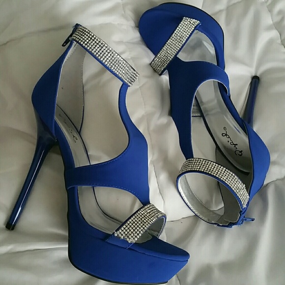 Glamorous Cobalt Blue Stems