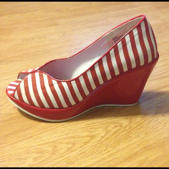 Red& White Stripped Wedges