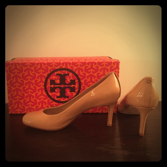 Tory Burch patent nude pumps