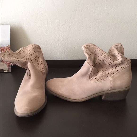 Beige suede boots