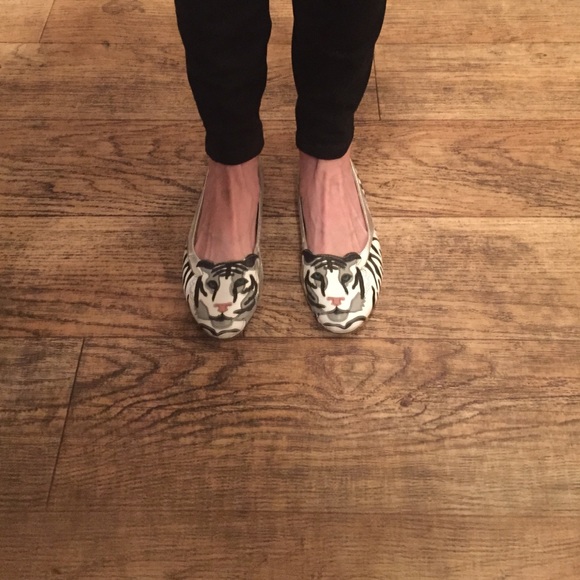 Urban Outfitters Shoes - 🐯urban outfitters tiger flats🐯