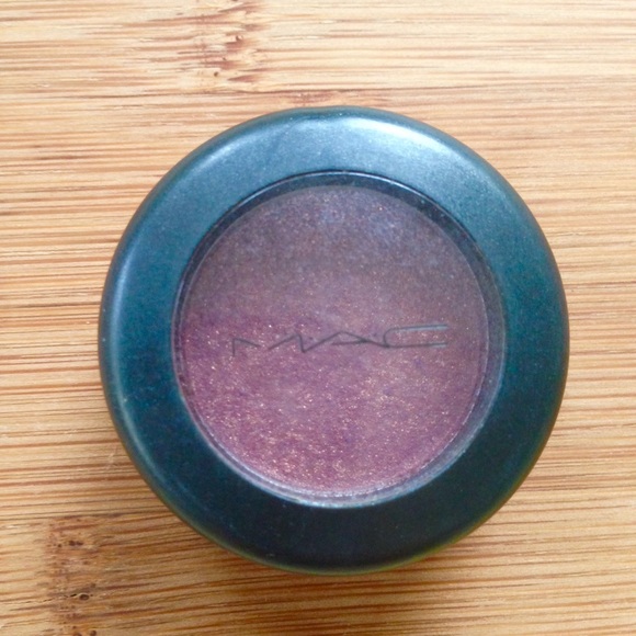 MAC Eye Shadow in TRAX Frost