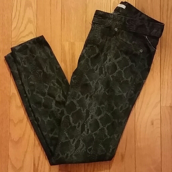 Rich and skinny jeans