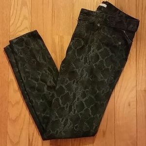 Rich and skinny jeans