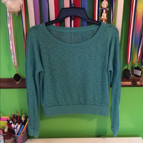 Deli as sweater