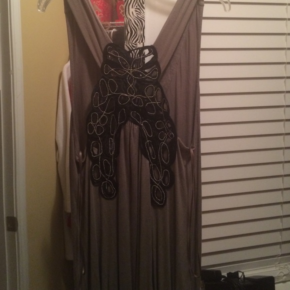 Shirt dress w/ detailed back