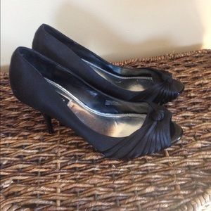 Black house white market black heels