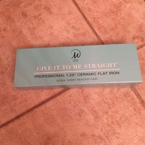 Leyla Milani hair straighter